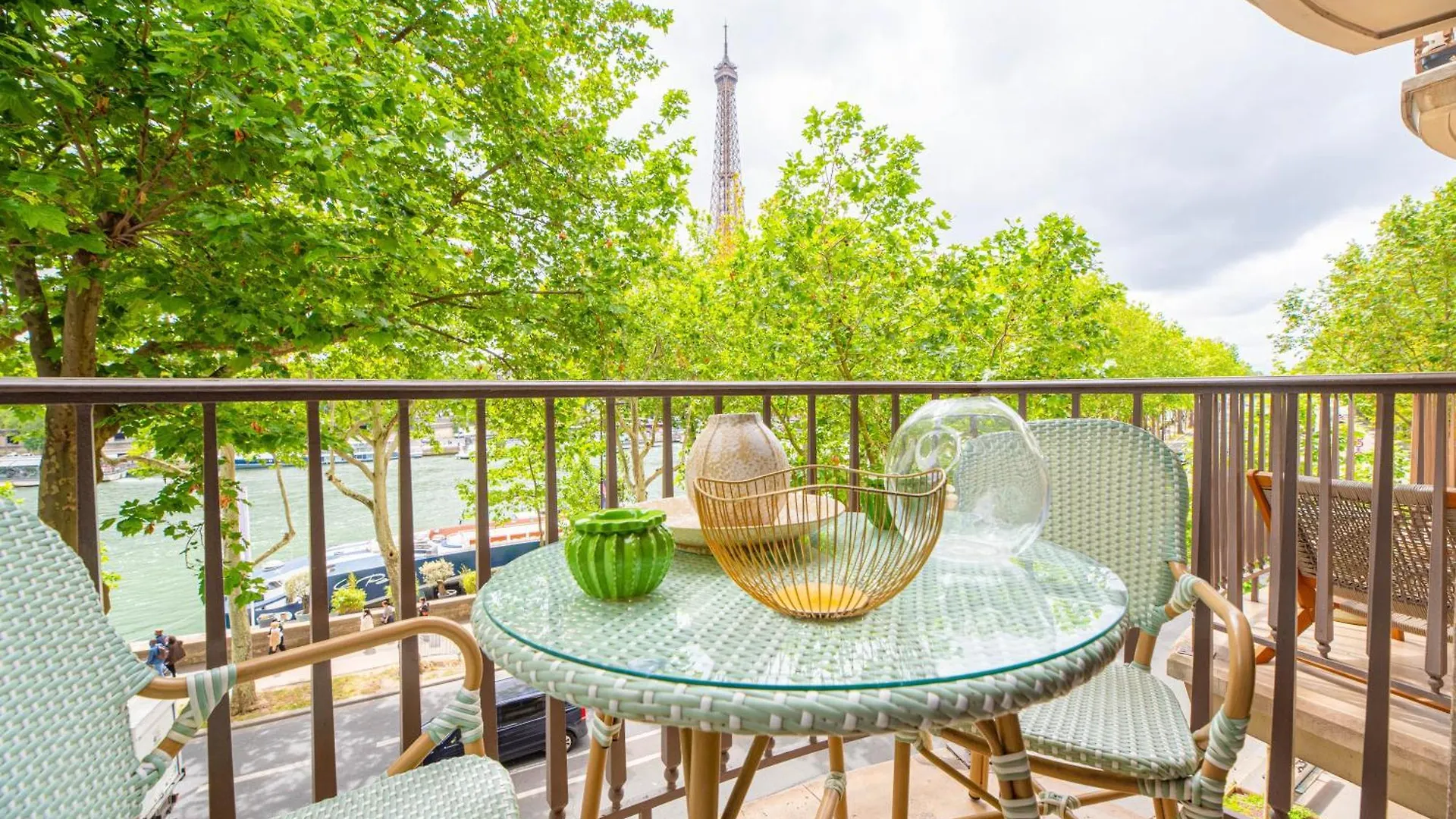 Apartment Luxury Flat Eiffel Tower View Paris