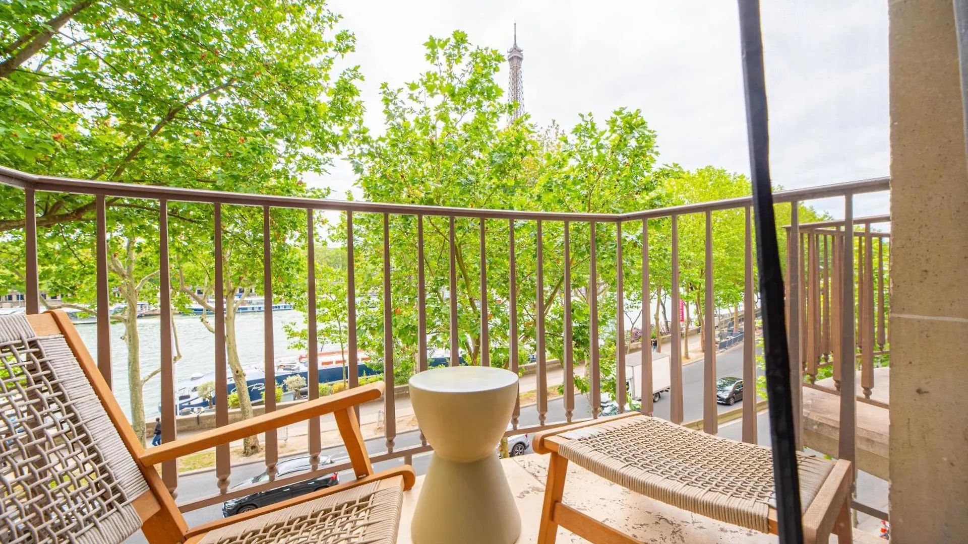 Luxury Flat Eiffel Tower View Paris